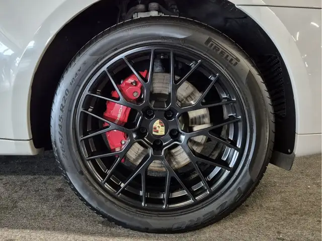 Porsche Macan view 15