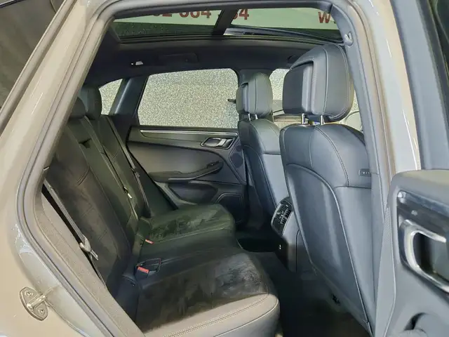 Porsche Macan view 6