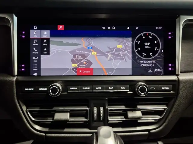 Porsche Macan view 9