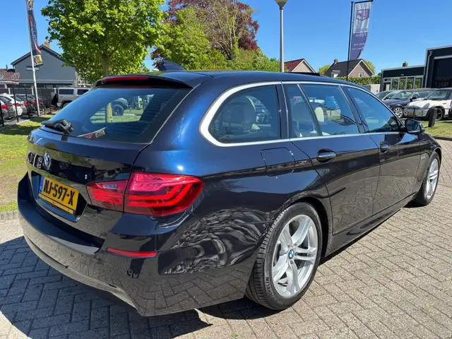 BMW 5 Series view 5