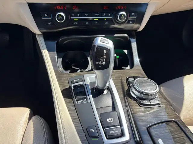 BMW 5 Series view 15