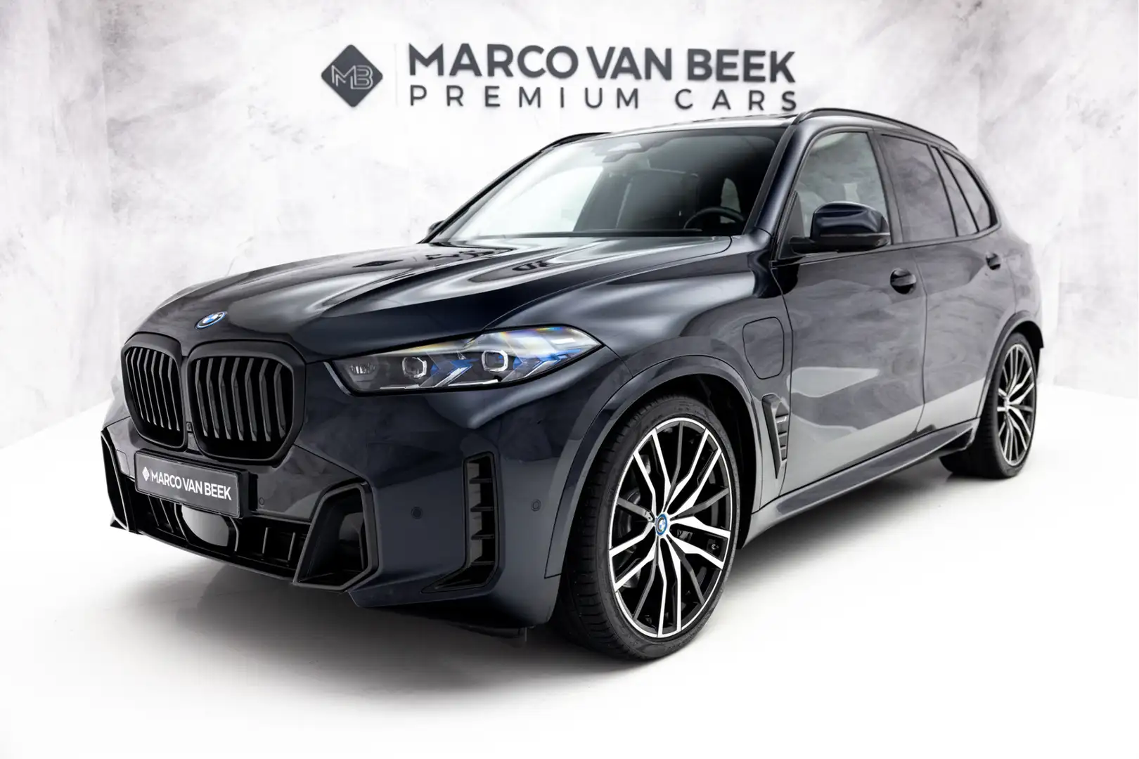 BMW X5 xDrive50e | M-Sport | Pano | 22" | Harman-Kardon Schwarz - 1