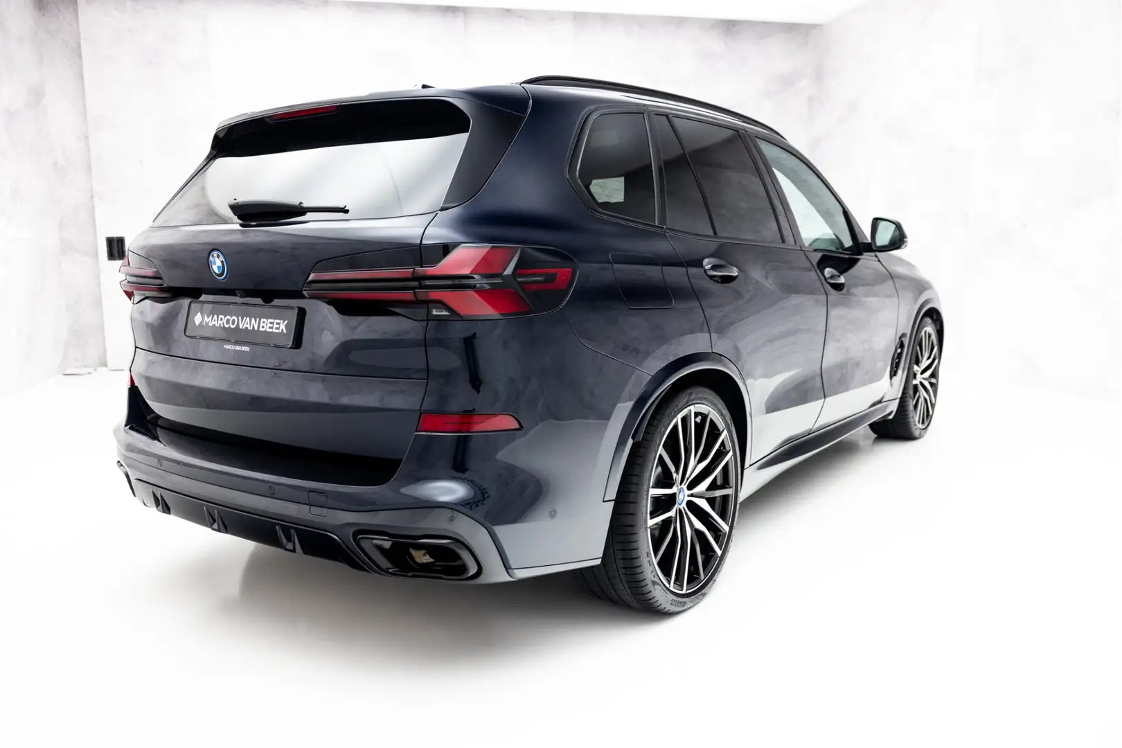 BMW X5 xDrive50e | M-Sport | Pano | 22" | Harman-Kardon Schwarz - 2