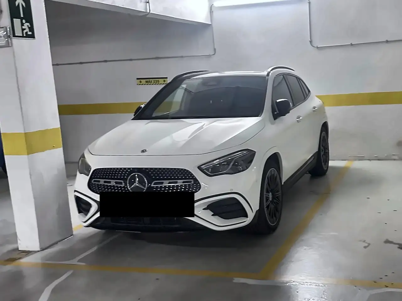 Mercedes-Benz GLA 200