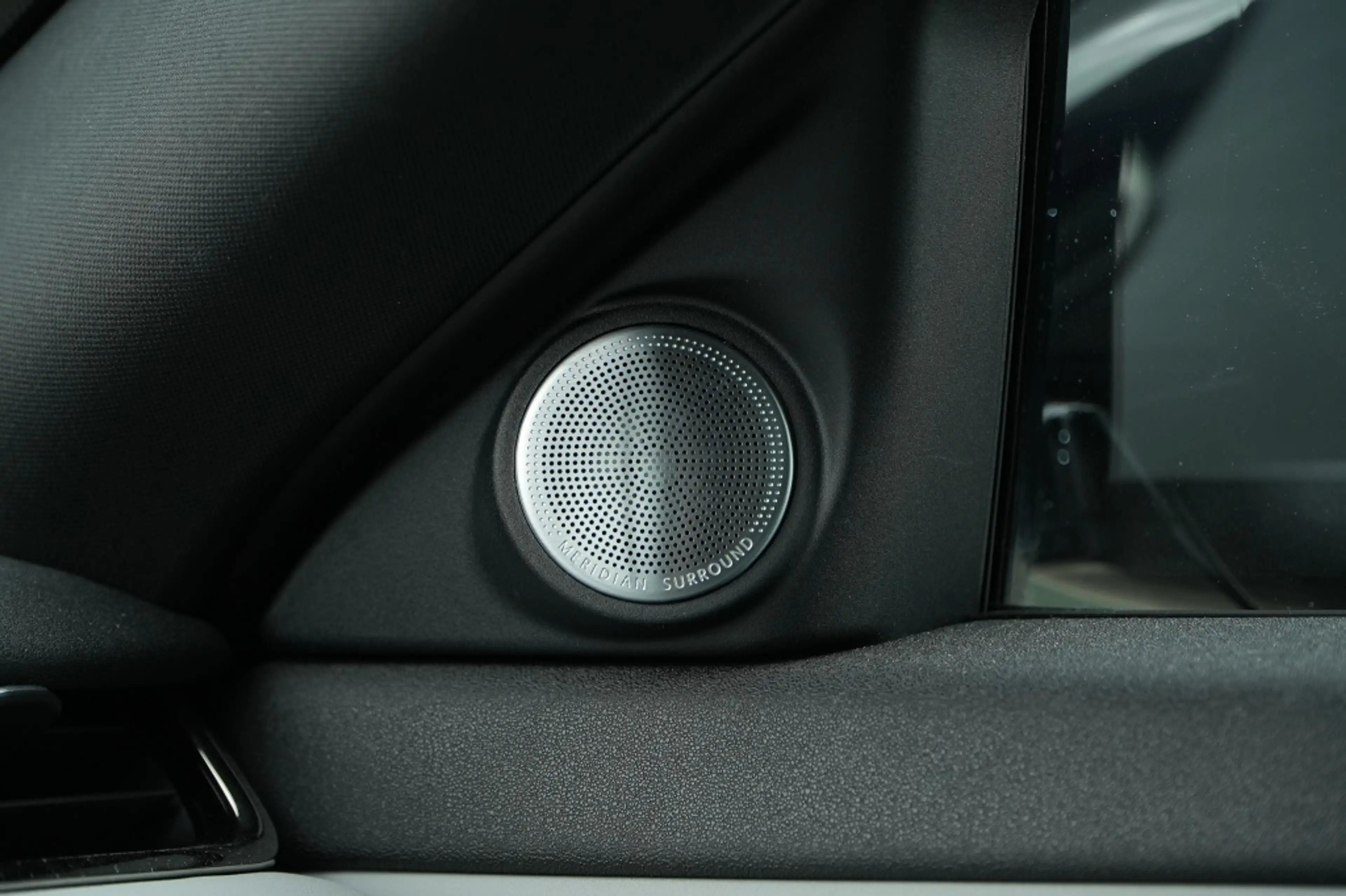 Land Rover Range Rover Evoque 1.5 P300e AWD R-Dynamic S I Pano I ACC I Black Pac — photo 17