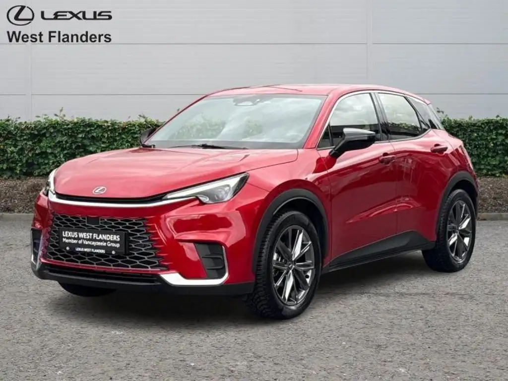 Lexus LBX 2025 из Европы — купить под ключ