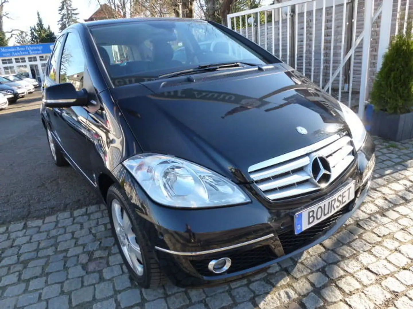 Mercedes-Benz A 160 Avantgarde Klima-erst 38.000KM-Sitzhzg-PTS aktiver Schwarz - 2