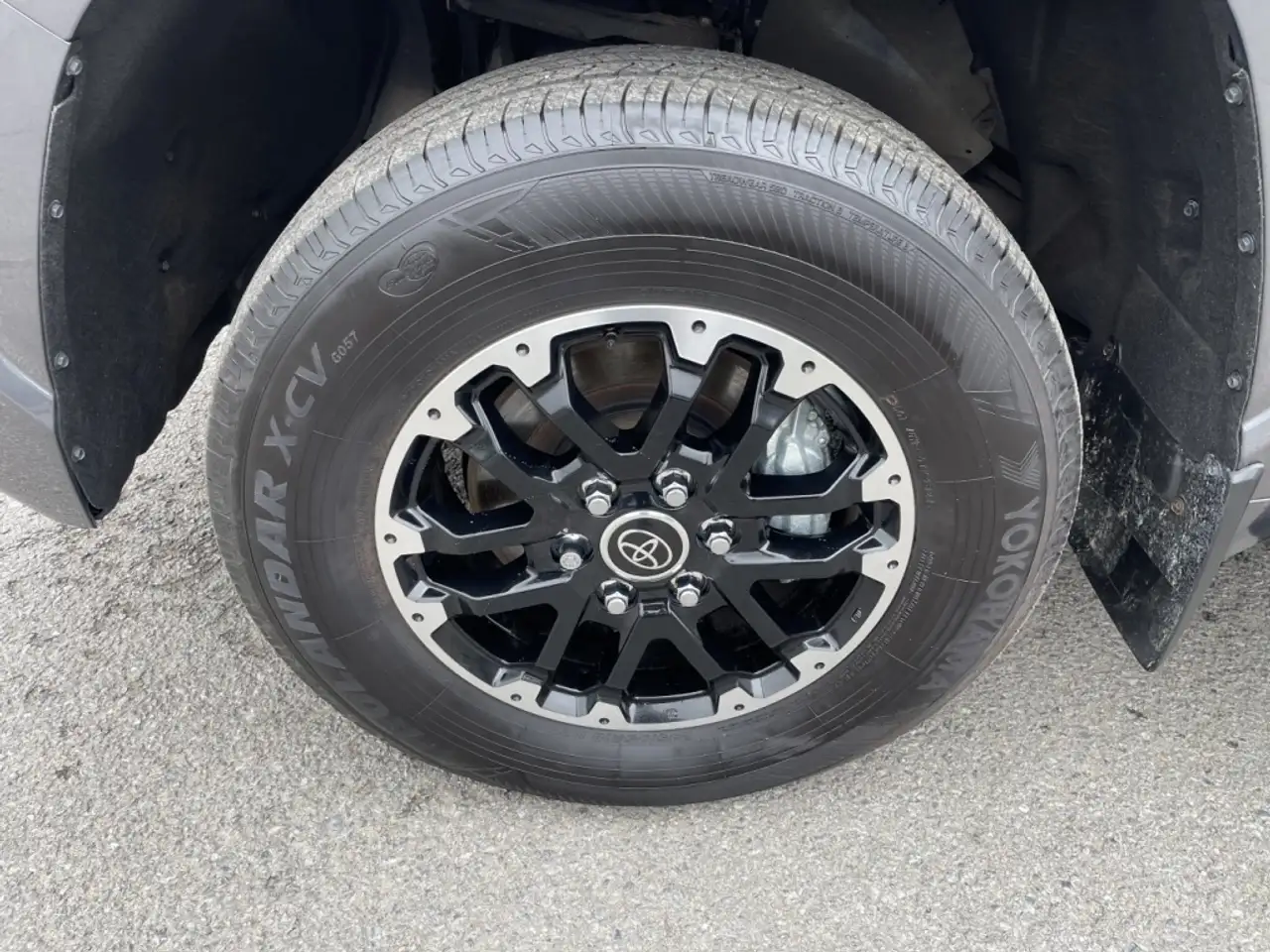 Toyota Tundra снимка Toyota Tundra