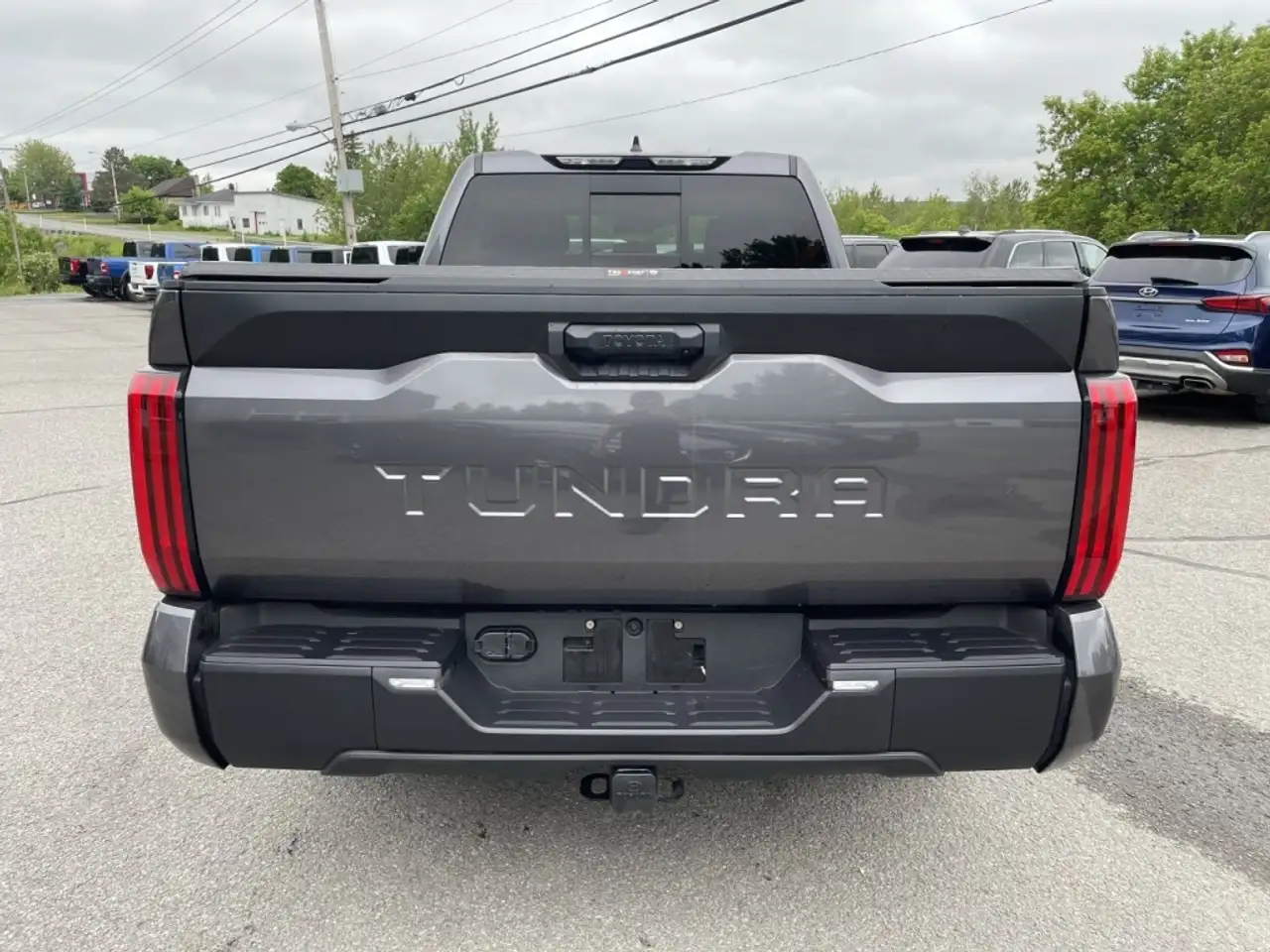 Toyota Tundra снимка Toyota Tundra