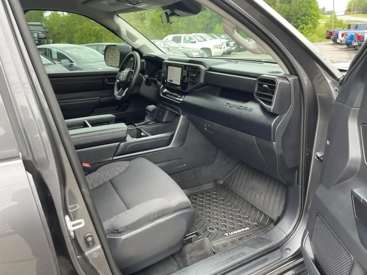 Toyota Tundra снимка Toyota Tundra