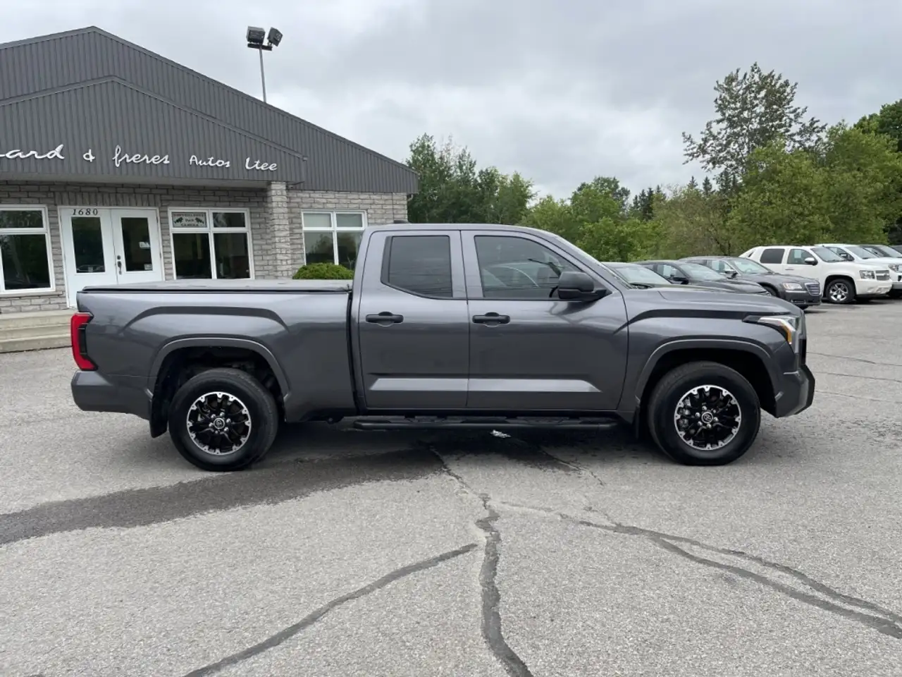 Toyota Tundra снимка Toyota Tundra