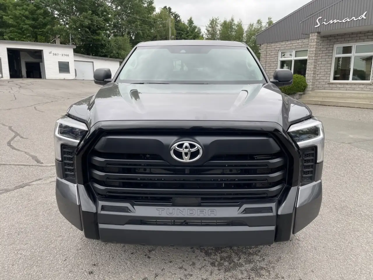 Toyota Tundra снимка Toyota Tundra