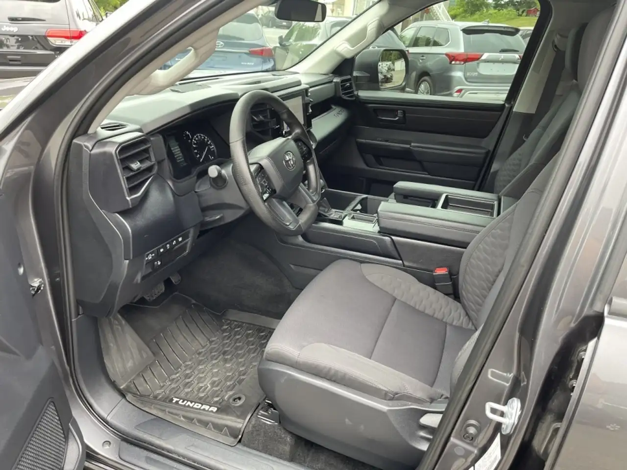 Toyota Tundra снимка Toyota Tundra