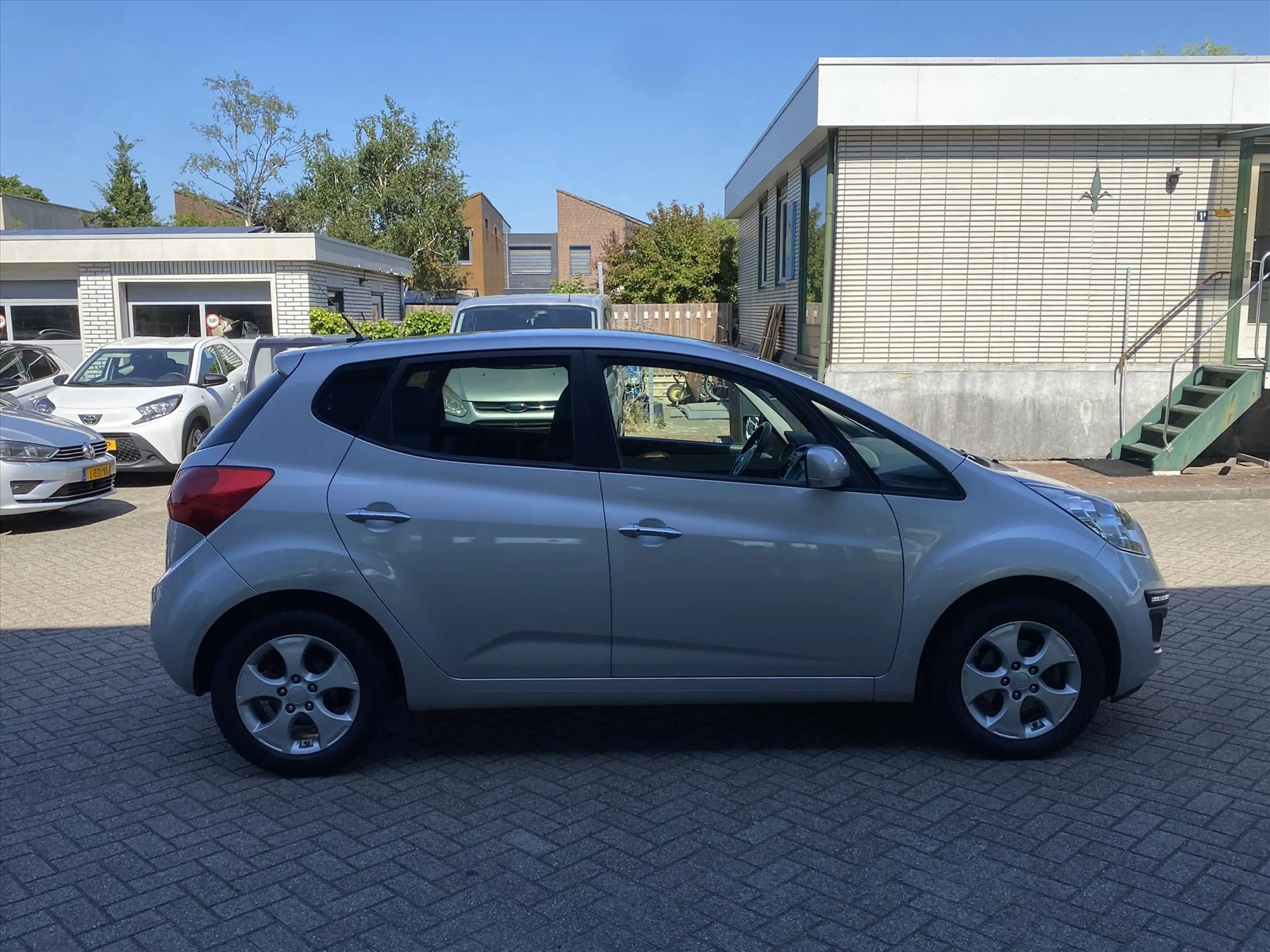 Kia Venga 1.4 CVVT 90pk EconomyLine — photo 4