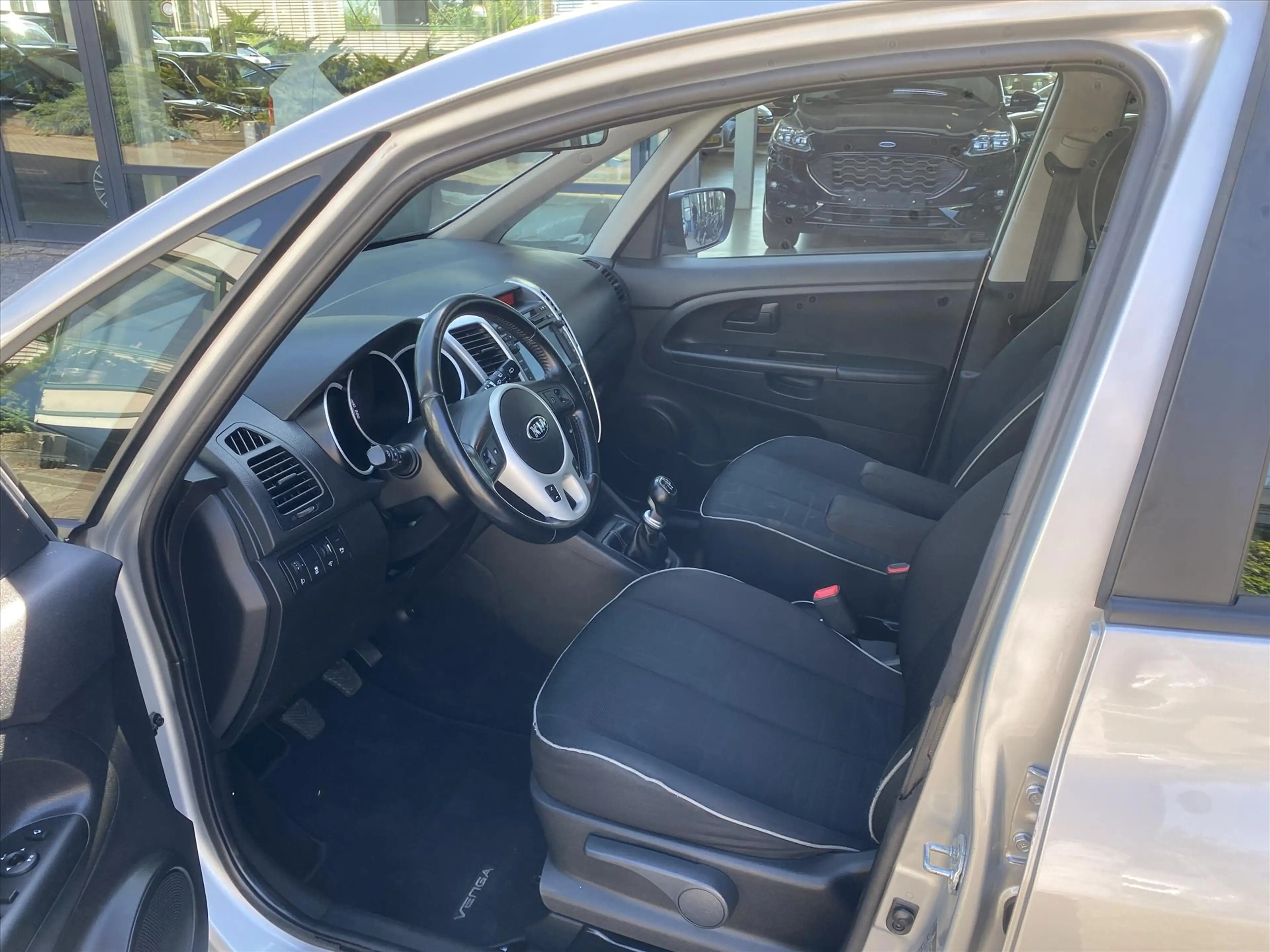 Kia Venga 1.4 CVVT 90pk EconomyLine — photo 12