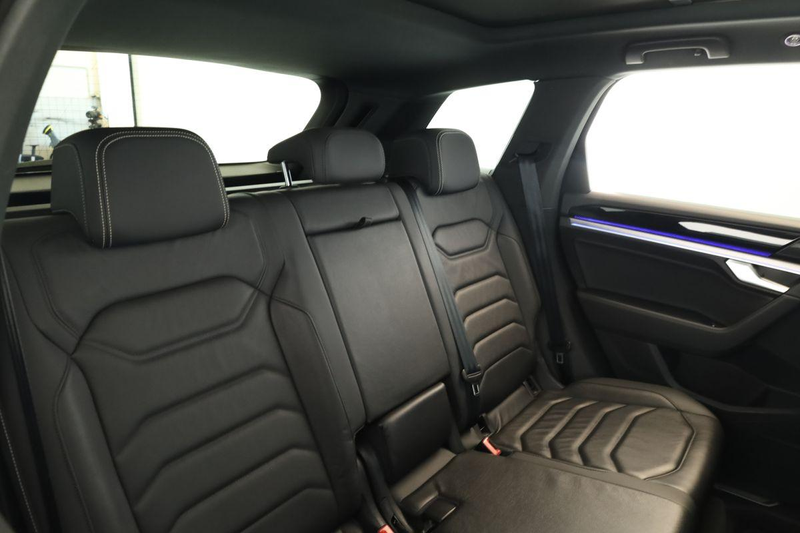 Volkswagen Touareg 3.0 TDI 4M Elegance Vienna Inno Kam AHK — photo 14