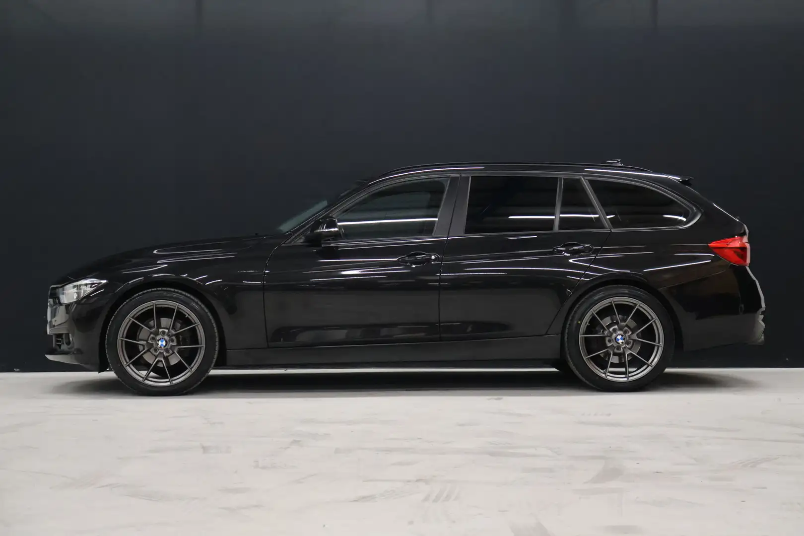 BMW 318 3-serie Touring 318i Luxury Line [NAVIGATIE, STOEL Zwart - 2