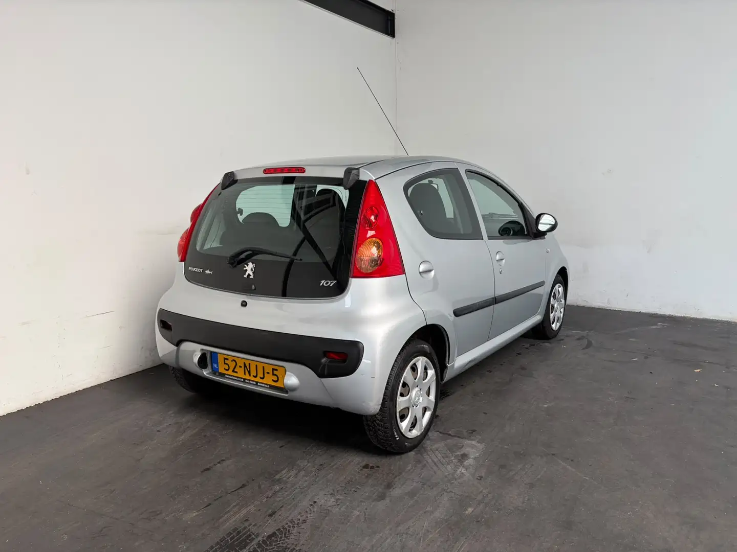 Peugeot 107 1.0-12V XS. Airco. Elek pakket! Grau - 2