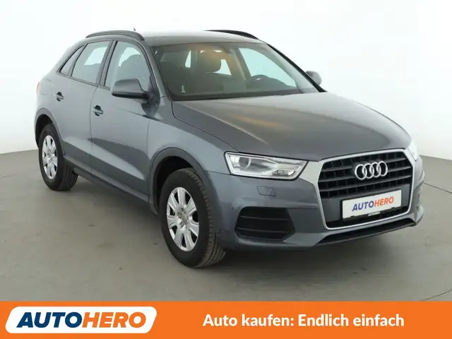 Audi Q3 view 8