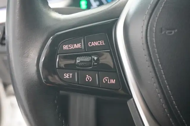 BMW 5 Series view 12