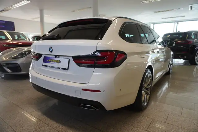 BMW 5 Series view 5