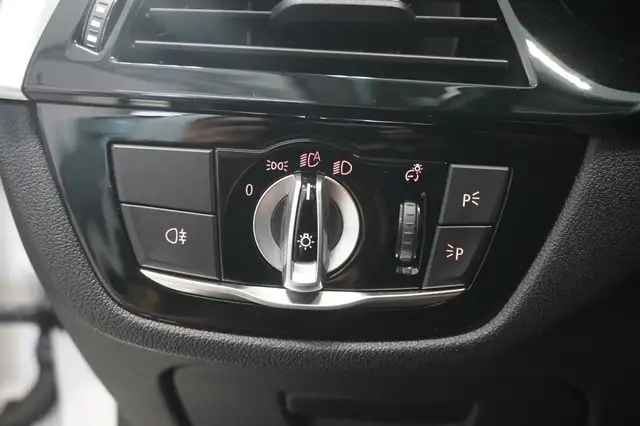 BMW 5 Series view 14