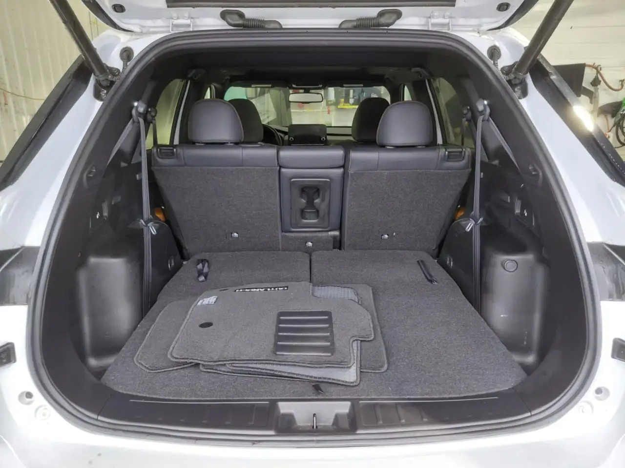 Mitsubishi Outlander снимка Mitsubishi Outlander