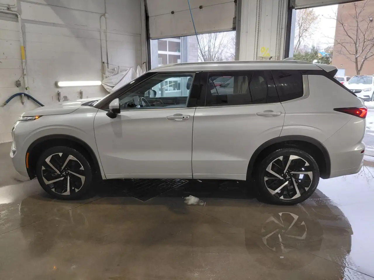 Mitsubishi Outlander снимка Mitsubishi Outlander