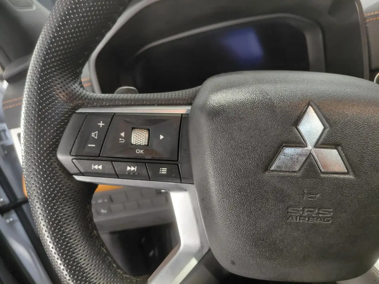 Mitsubishi Outlander снимка Mitsubishi Outlander