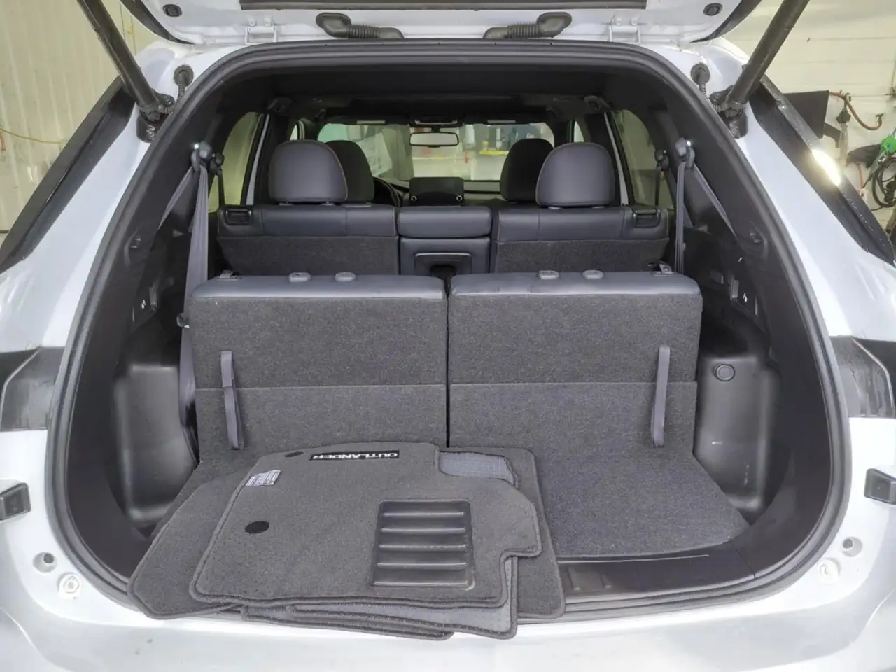 Mitsubishi Outlander снимка Mitsubishi Outlander