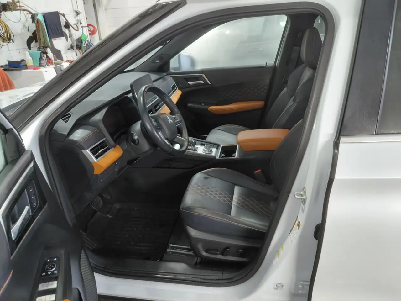 Mitsubishi Outlander снимка Mitsubishi Outlander