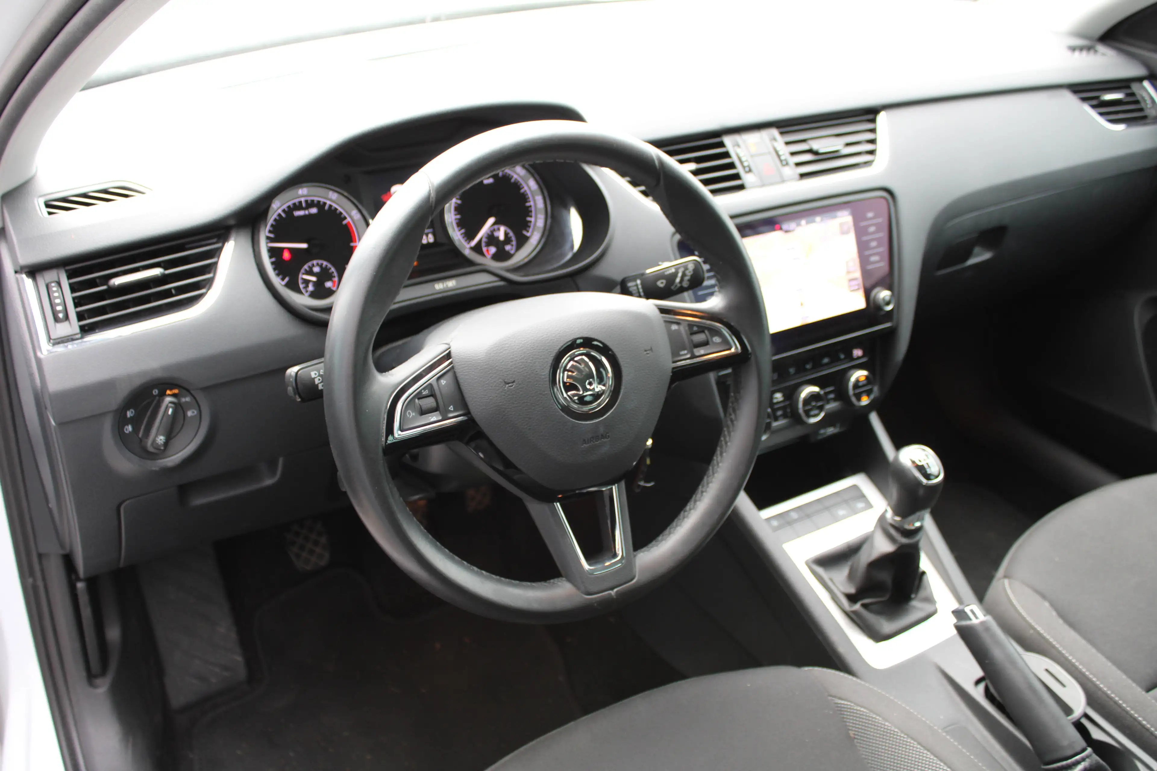 Skoda Octavia Octavia SW 1.0 TSI-CAMERA-AC-NAVI-TREKHAAK — photo 4