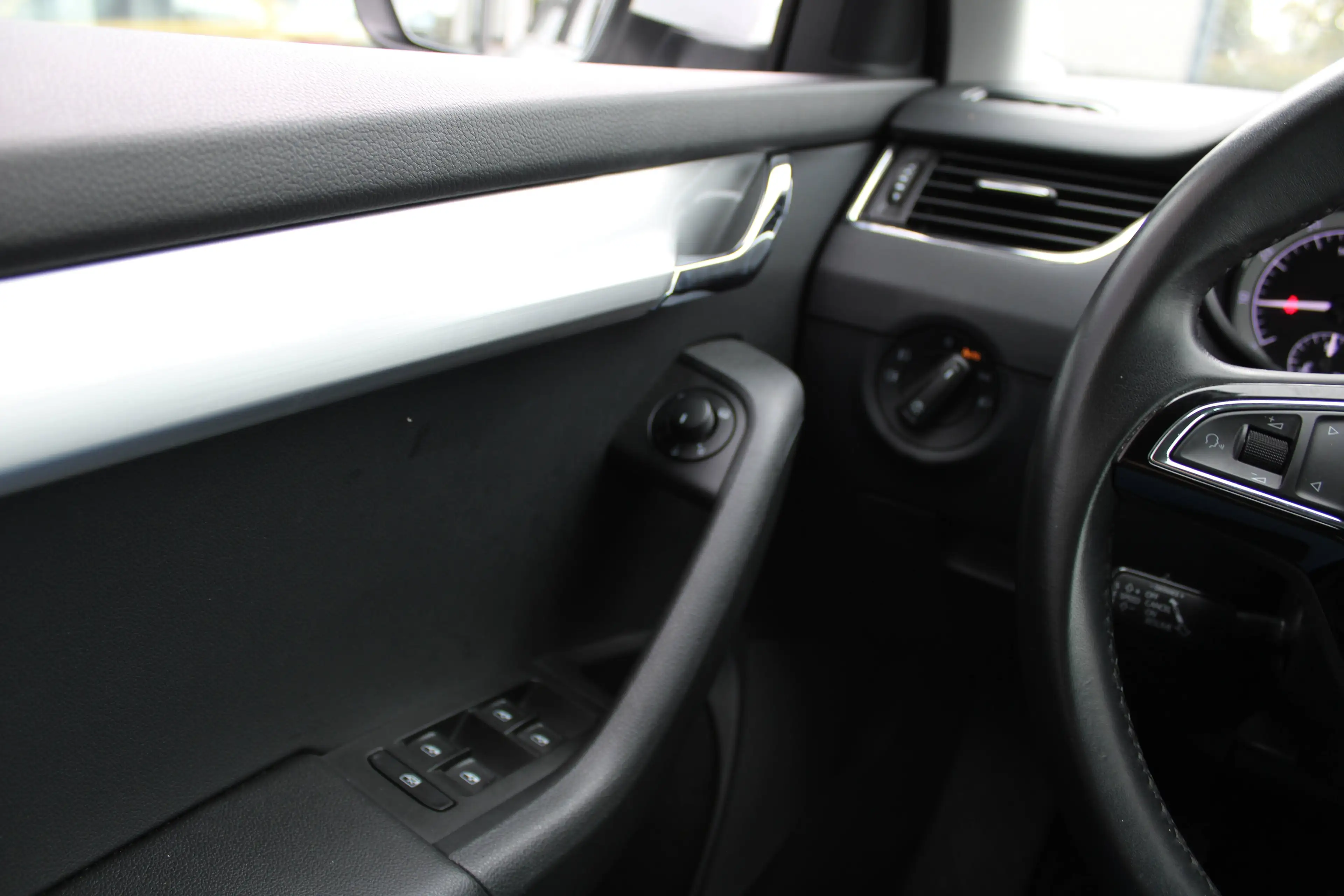 Skoda Octavia Octavia SW 1.0 TSI-CAMERA-AC-NAVI-TREKHAAK — photo 13