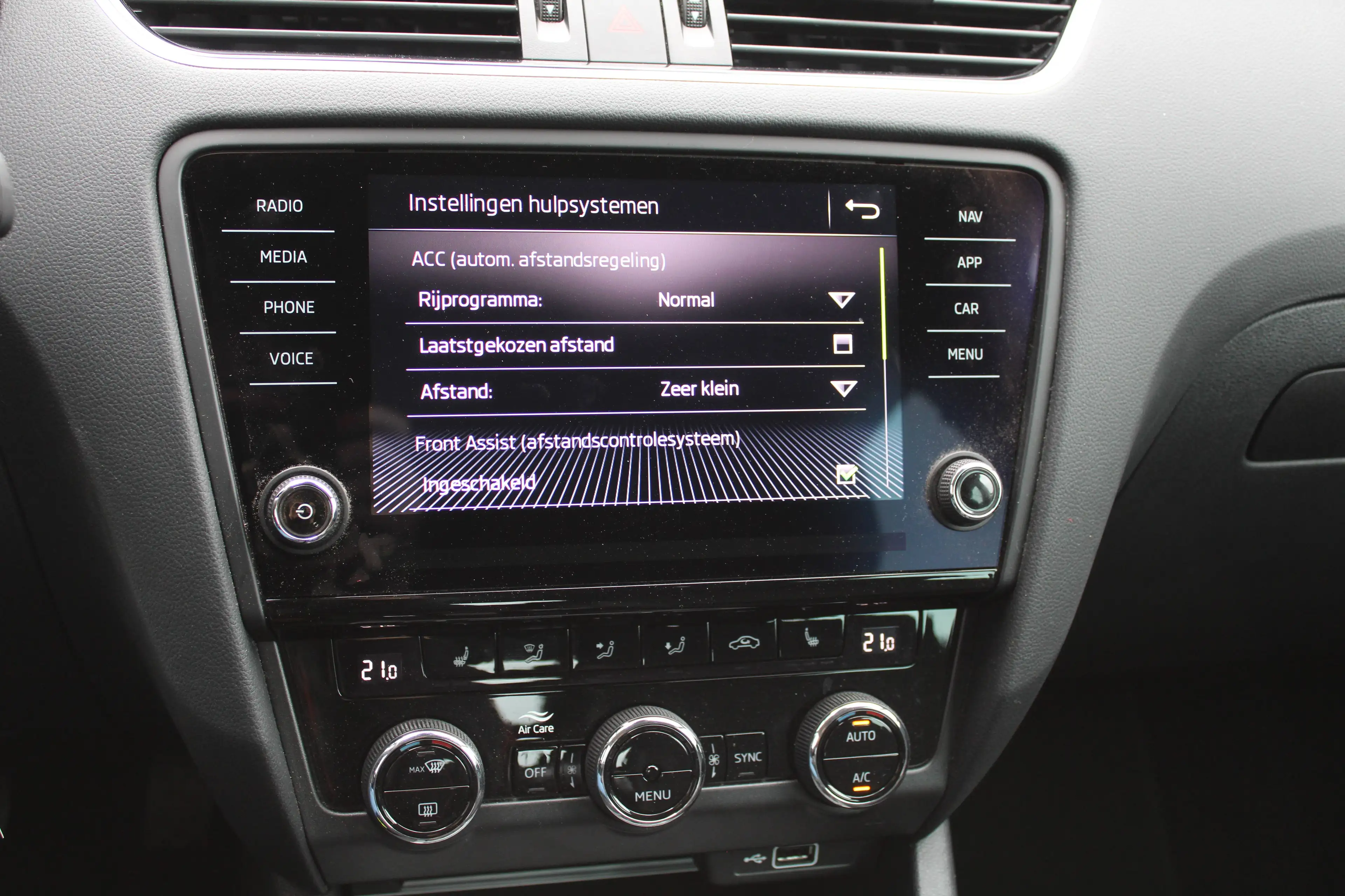 Skoda Octavia Octavia SW 1.0 TSI-CAMERA-AC-NAVI-TREKHAAK — photo 10