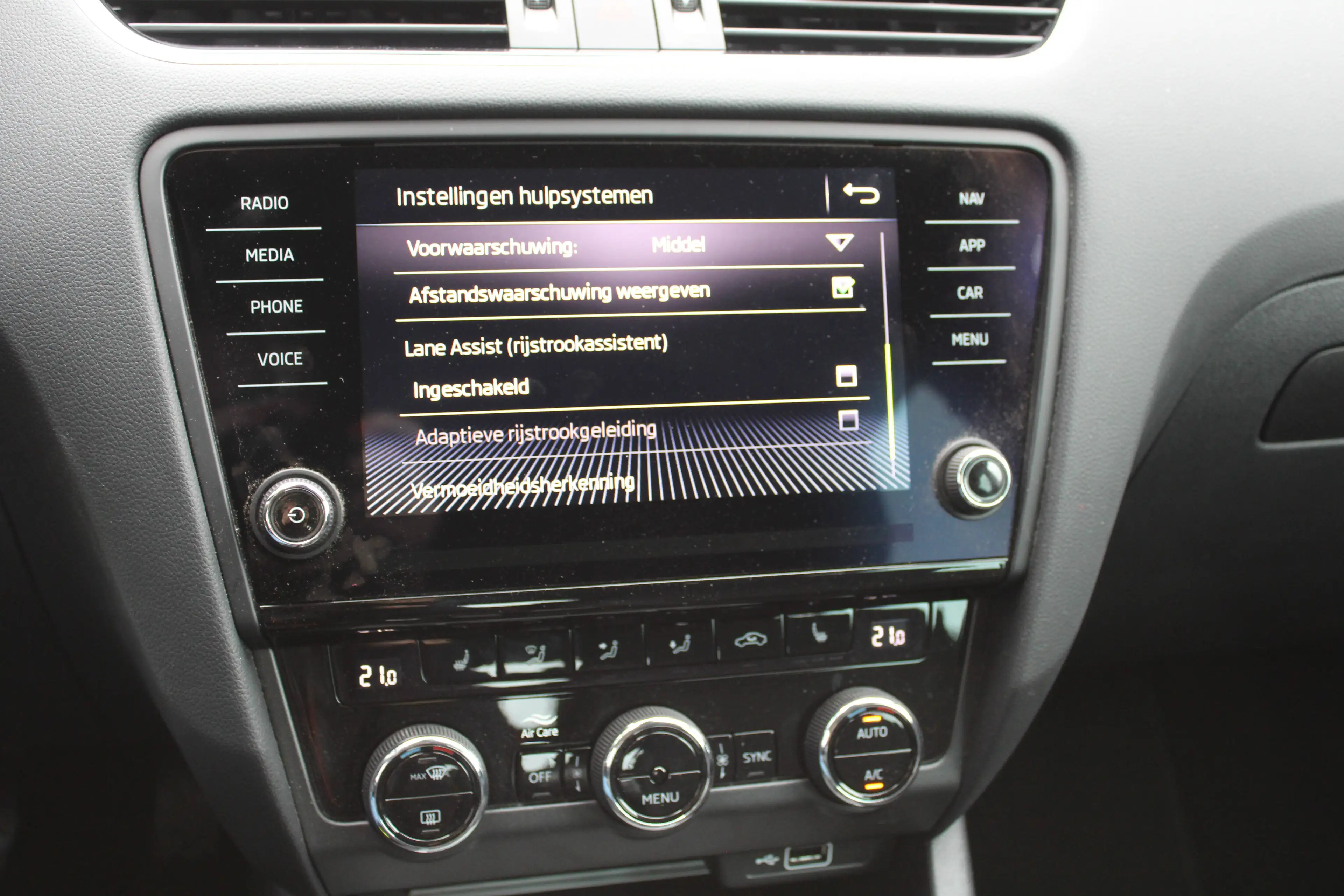 Skoda Octavia Octavia SW 1.0 TSI-CAMERA-AC-NAVI-TREKHAAK — photo 11