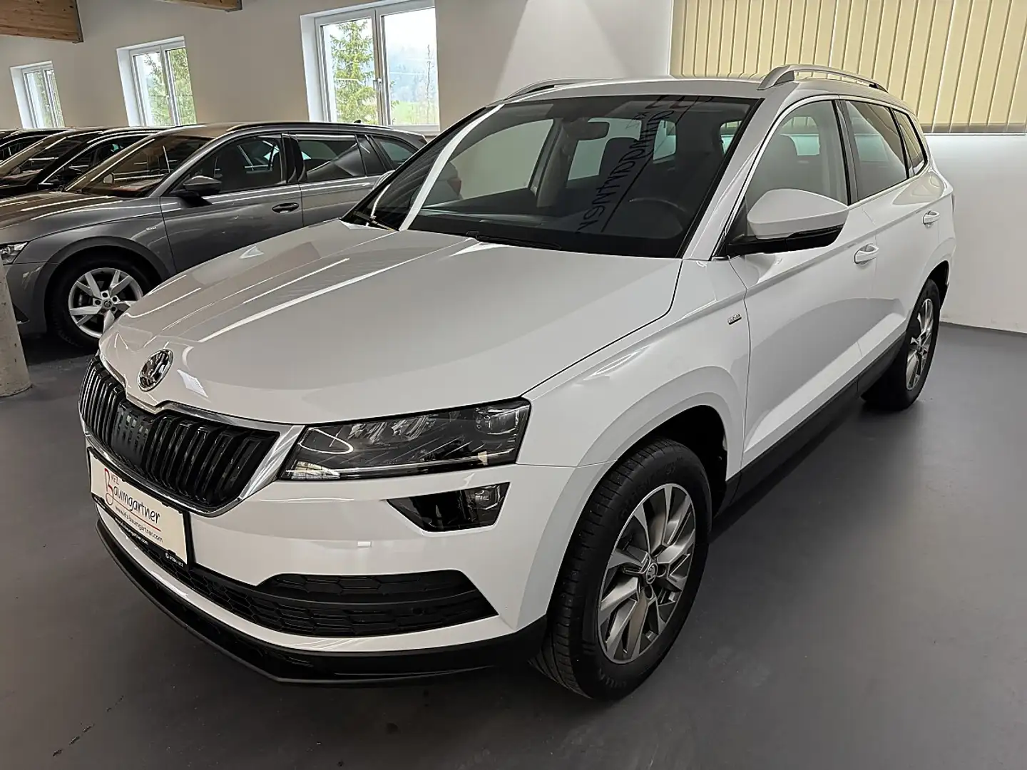 Skoda Karoq 2,0TDI DSG 4x4 *LED*NAVI*ACC*AHK*Sitzheizung VO... Weiß - 2