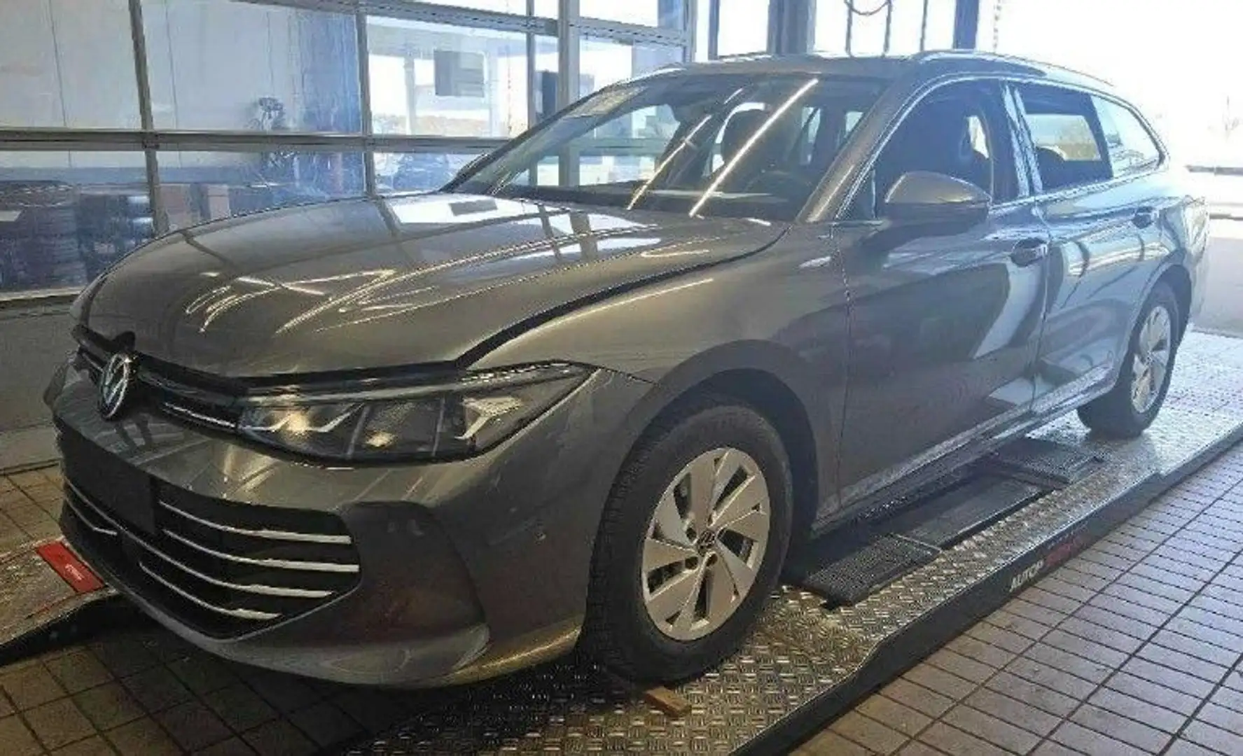 Volkswagen Passat Variant 2.0 TDI SCR DSG Business Gris - 2