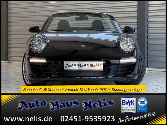 Porsche 911 view 3