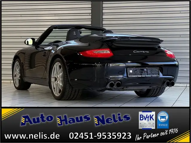 Porsche 911 view 5