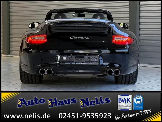 Porsche 911 view 4