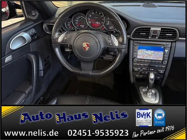 Porsche 911 view 9