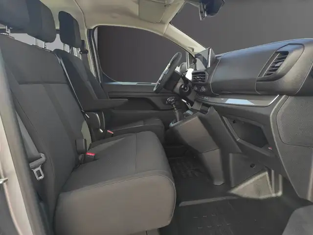 Opel Vivaro view 8
