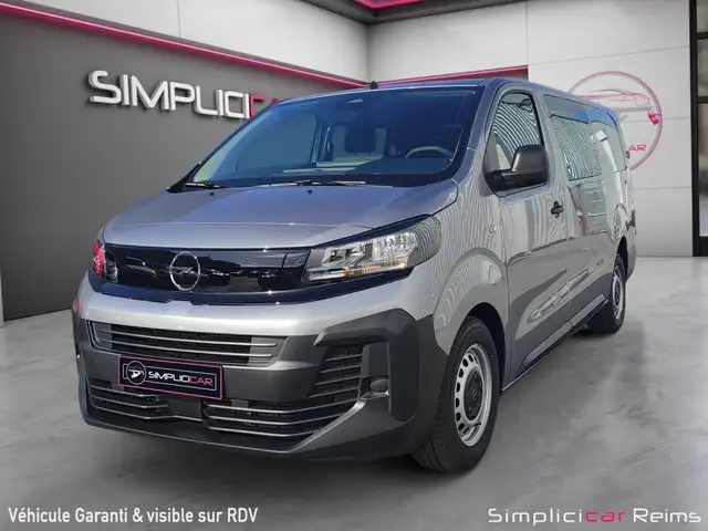 Opel Vivaro view 3
