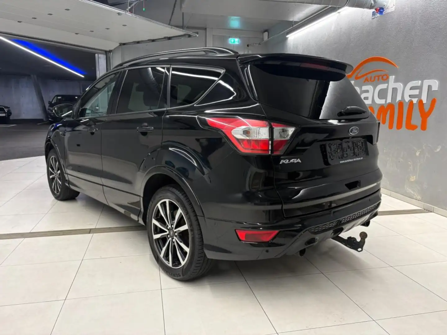 Ford Kuga ST-Line 2,0 TDCI Aut 4WD Schwarz - 2