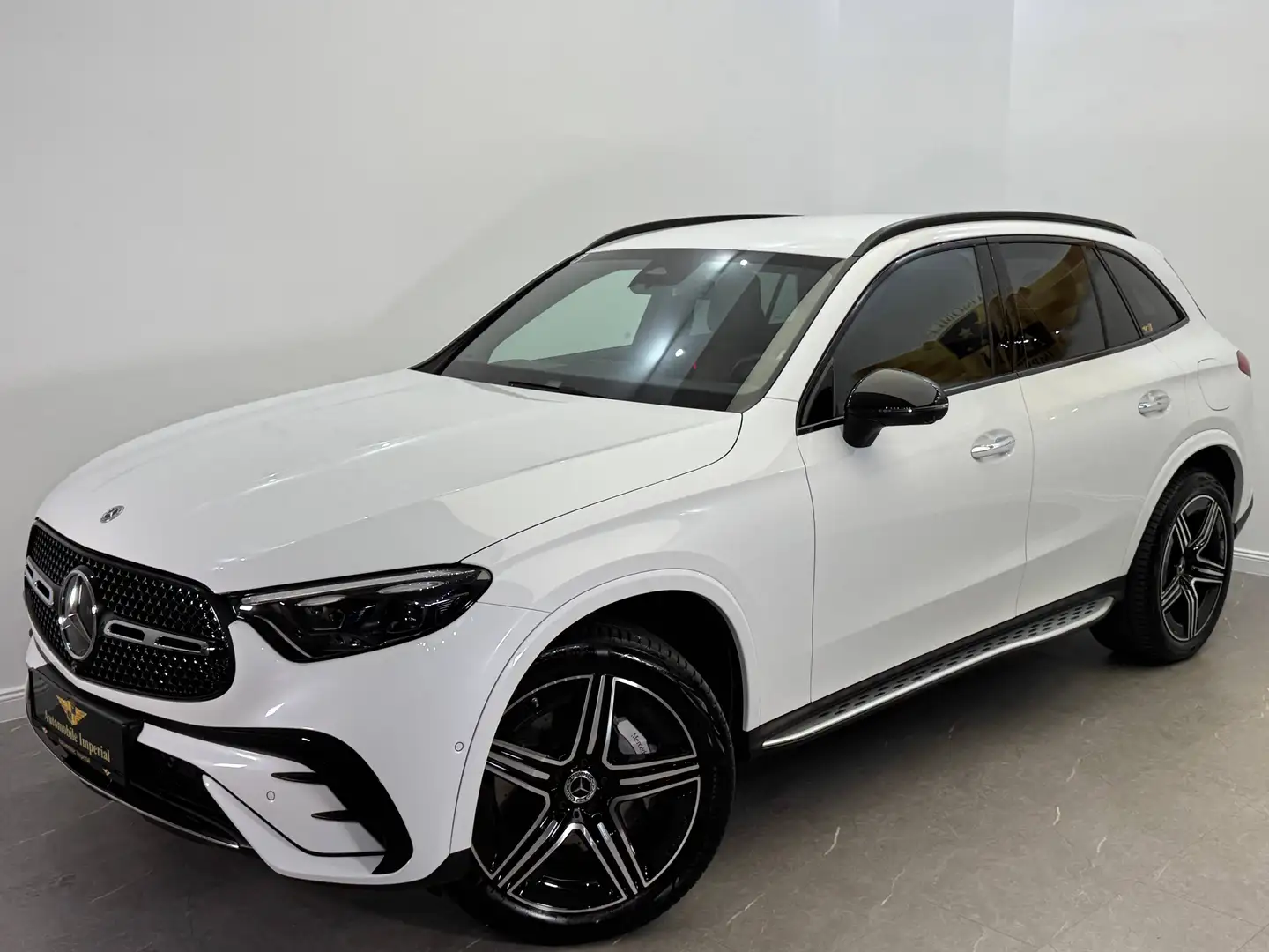 Mercedes-Benz GLC 300 e 4MATIC EQ Tech Aut. // AMG LINE // 1.BESITZ // NEUWERTIG // Weiß - 2