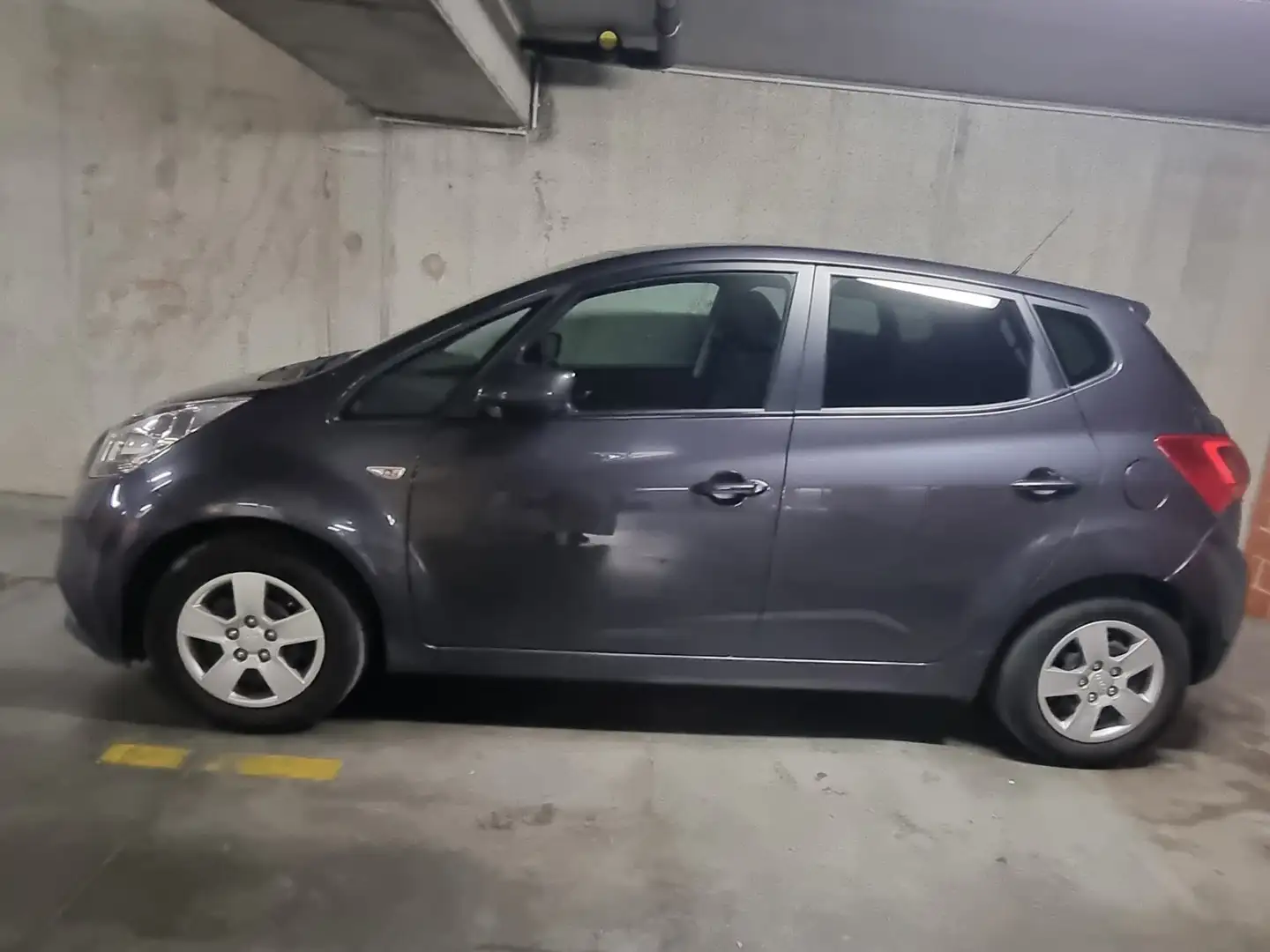 Kia Venga Venga 1.4i Lounge Grijs - 2