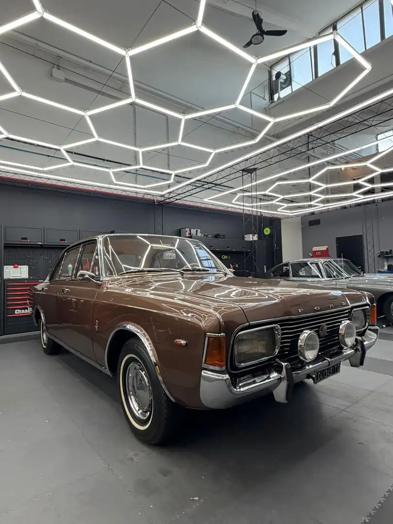 Ford Taunus 4p 2.0 Ghia - 1