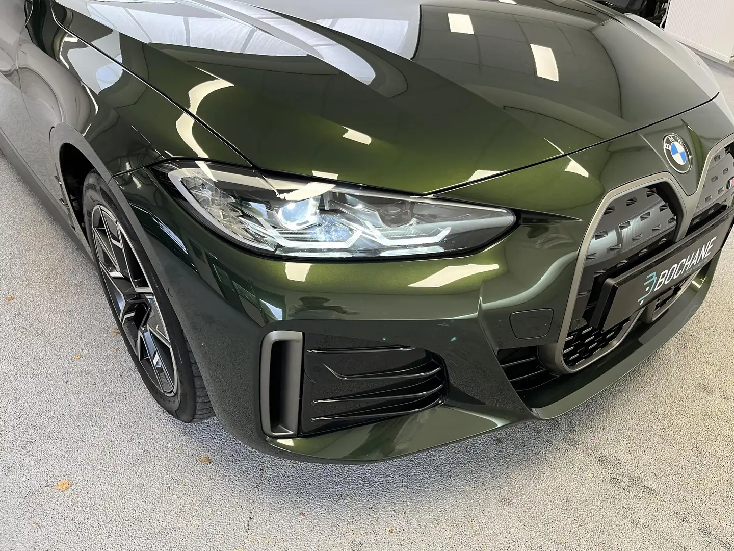 BMW i4 M50 84 kWh | SANREMO GREEN | 98% SOH |  PANO | ACC Groen - 2