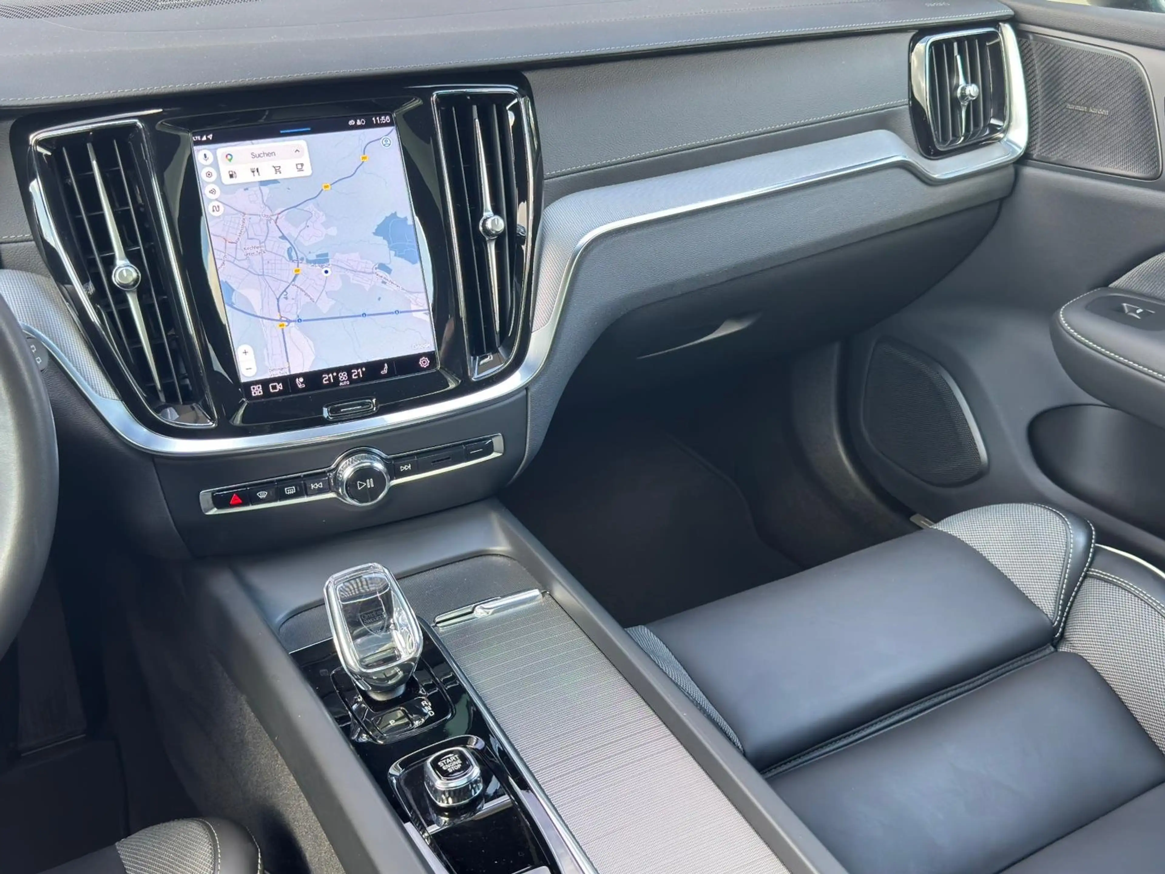 Volvo V60 Cross Country Cross Country B4 AWD Geartronic Ultimate — photo 15