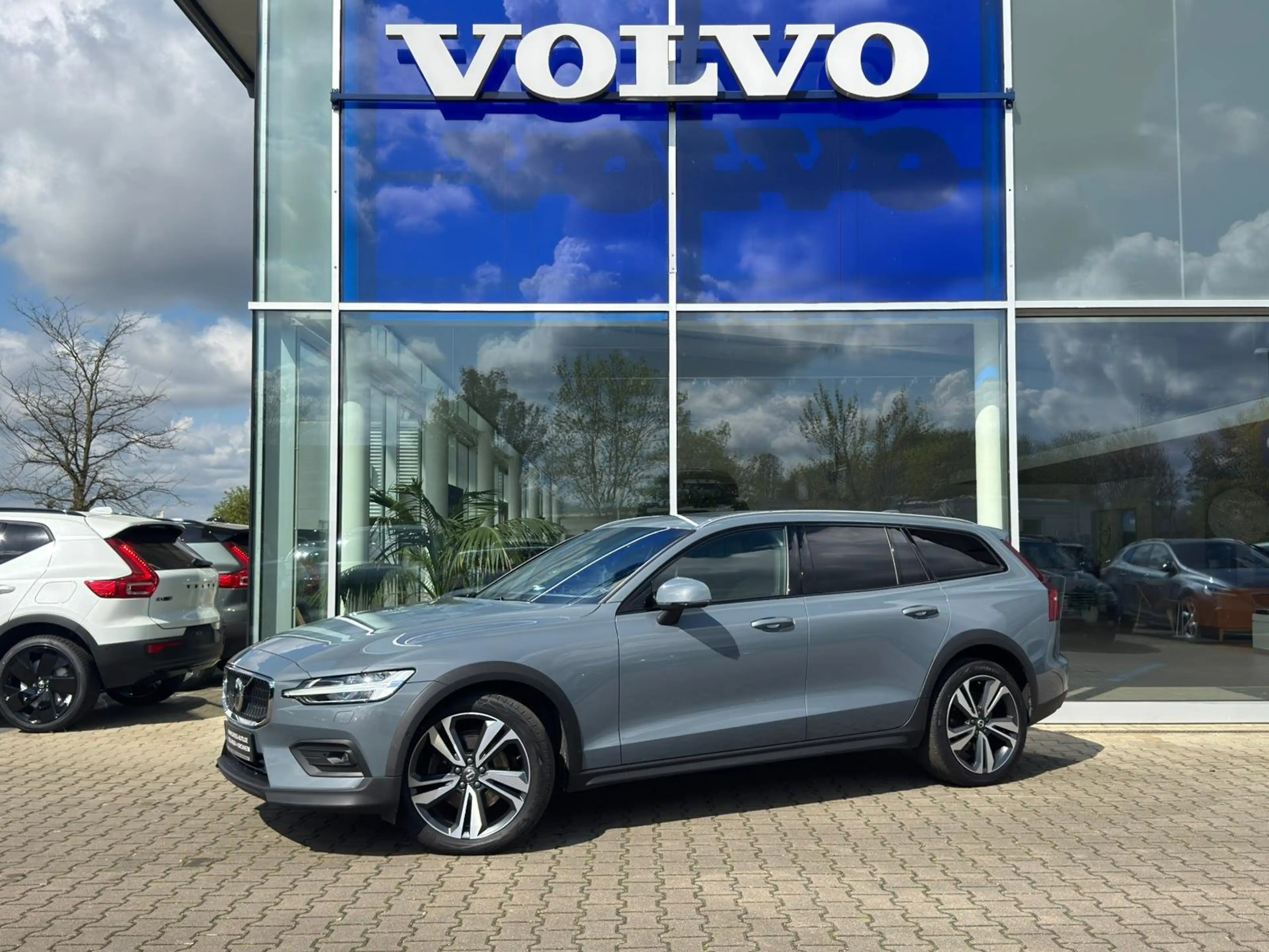 Volvo V60 Cross Country Cross Country B4 AWD Geartronic Ultimate